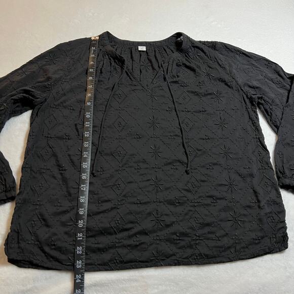 Old Navy Split Neck Boho Embroidered Blouse Size Small Neutral Casual Minimalist - Picture 11 of 11